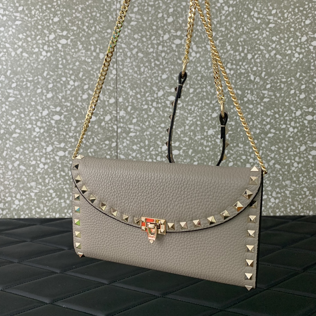 Valentino Garavani Rockstud Small Shoulder Bag in Grey Grainy Calfskin